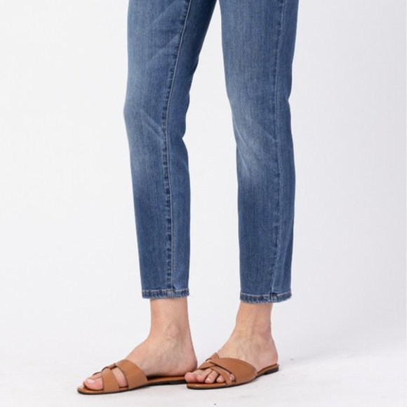 NWT - Full Size Cropped Jeans - Picture 6 of 8